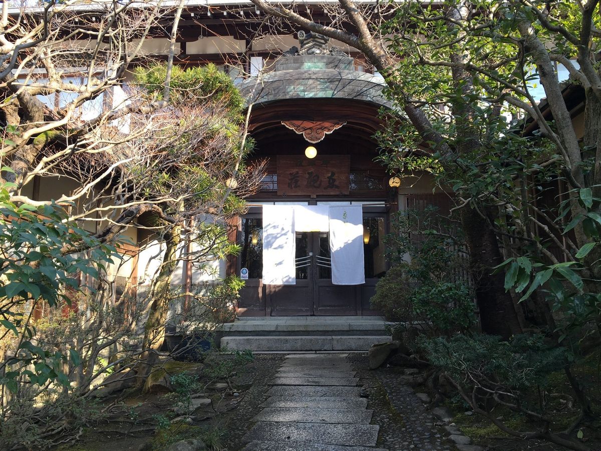 京都 料亭 東観荘
芸妓同席・完全貸切会席料理体験