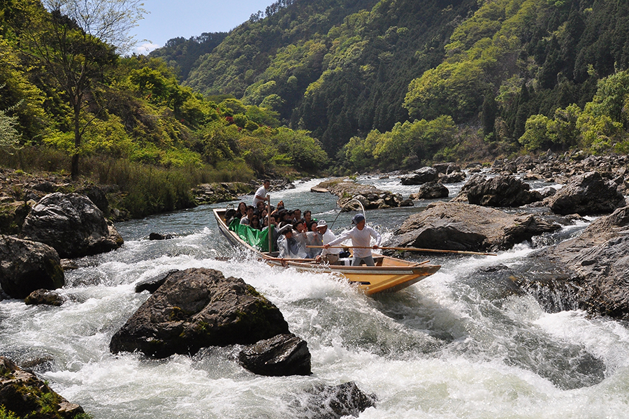京都 保津川
完全貸切川下り・千年の水運プライベート体験