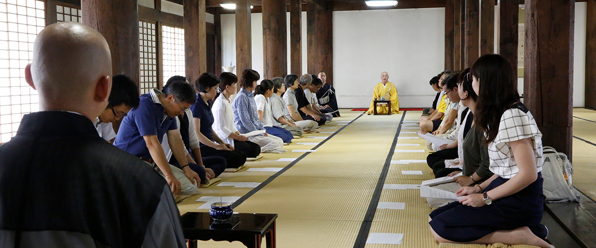 奈良 元興寺
世界遺産・国宝禅堂貸切参拝・非公開禅室坐禅体験