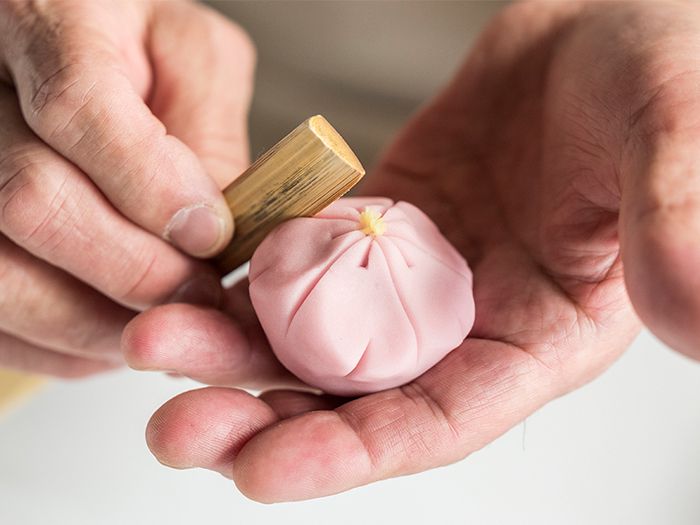 京都
百年御用和菓子・職人指導手作り体験