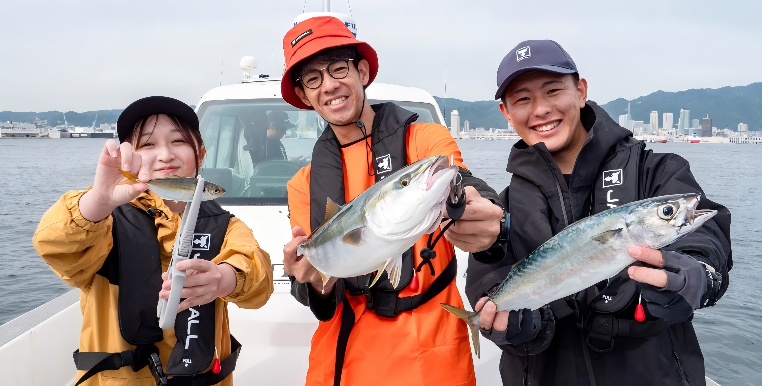 神戸
ラグジュアリーヨット貸切・海釣り体験