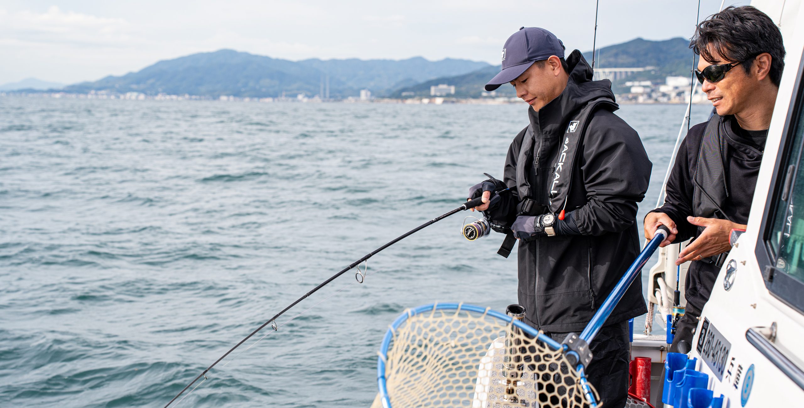 神戸
ラグジュアリーヨット貸切・海釣り体験