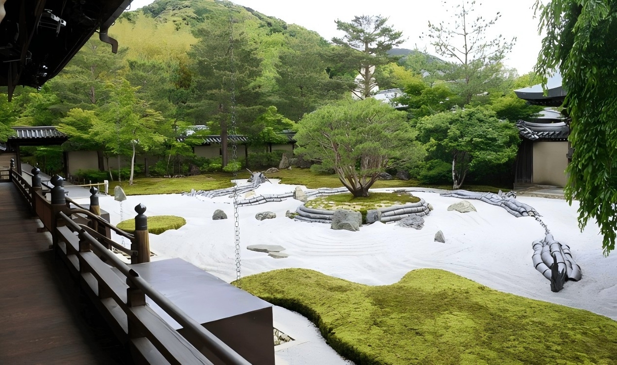 京都 高台寺
専属ガイド・貸切坐禅茶道体験