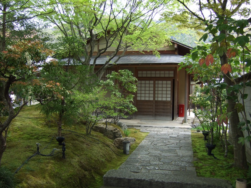 京都 高台寺
専属ガイド・貸切坐禅茶道体験