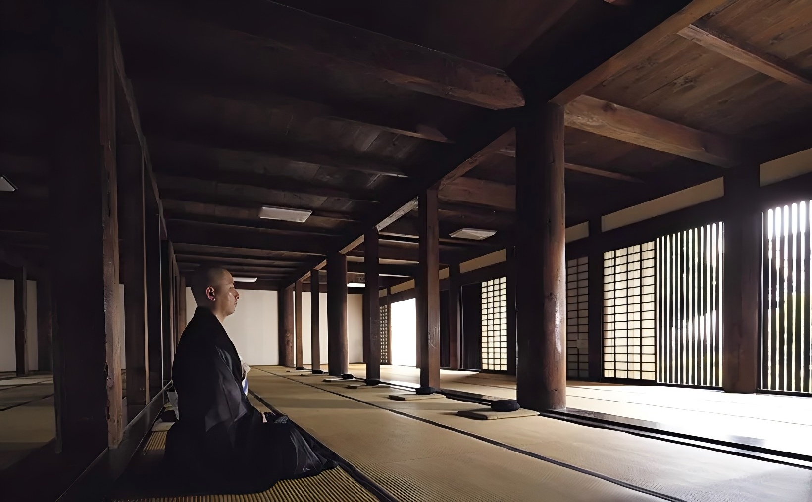 奈良 元兴寺
世界遗产国宝禅堂包场参拜 · 非公开禅室坐禅体验-1